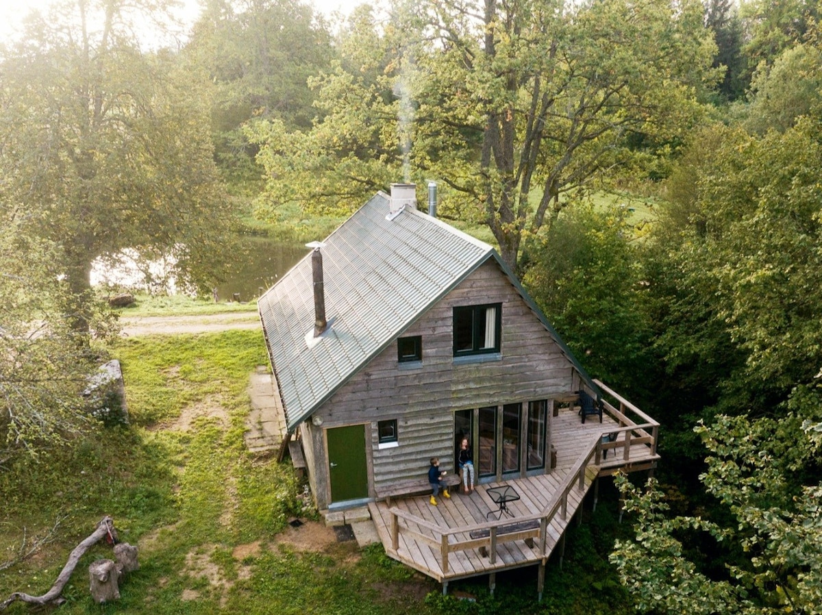 Piekūni, cottage with fireplace, wide nature area