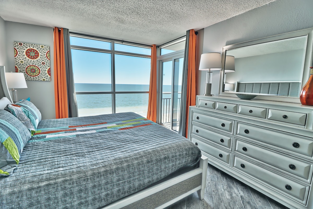 湾景美丽宽敞的现代3卧室房源！