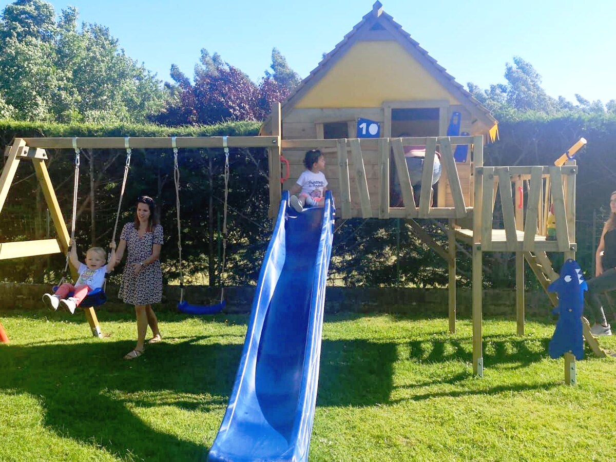 Maison avec piscine, terrain de pétanque