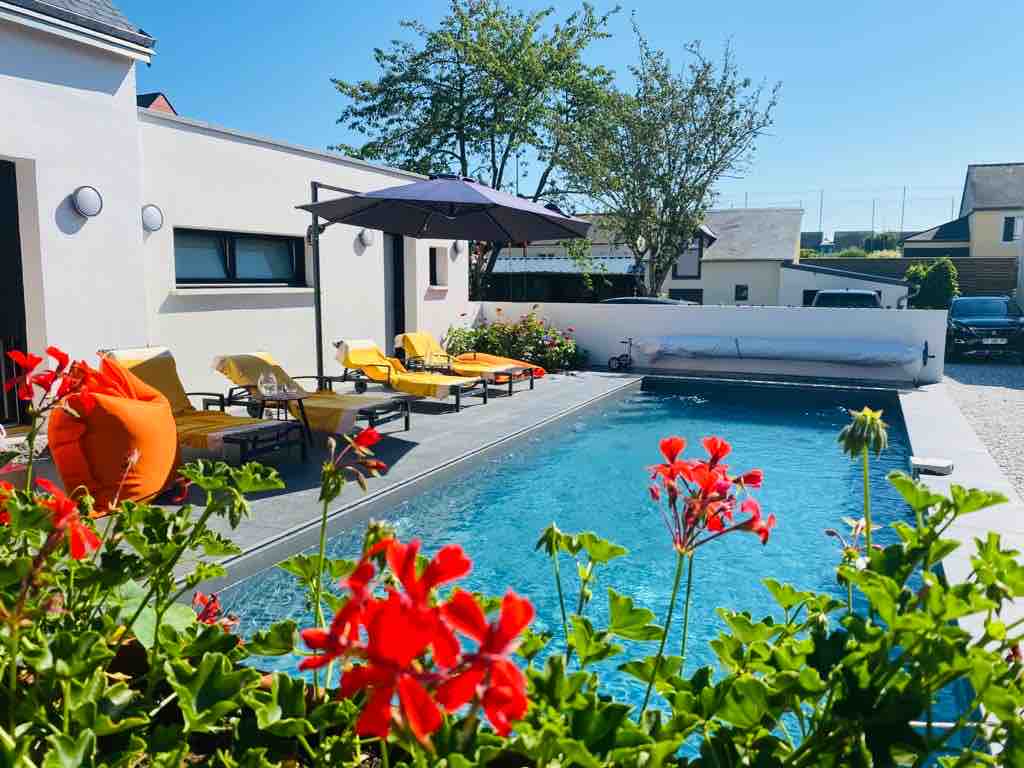 Belle villa contemporaine avec piscine  au calme