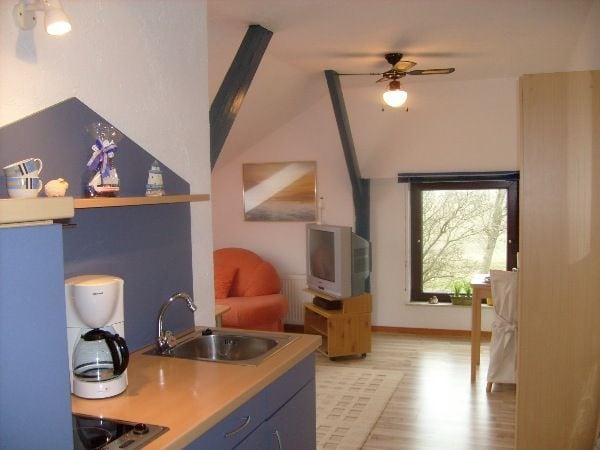 Gemütliches, sonniges Apartment, 5 Min zum Strand