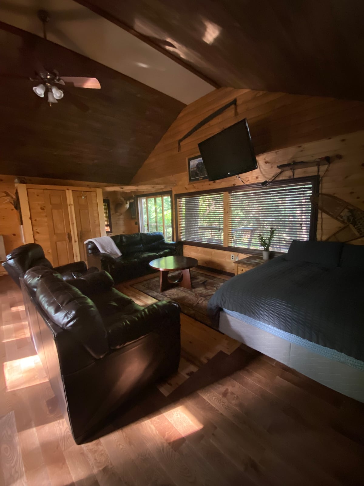 Spacious Tree House w/ River & Trail Access