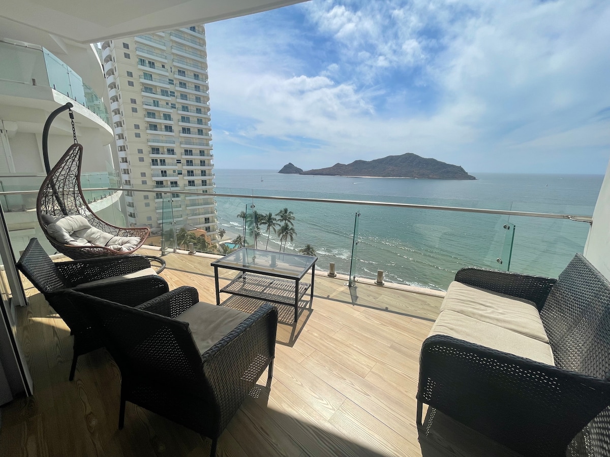 Golden Zone 3BED/3BATH Luxury Beach Condo