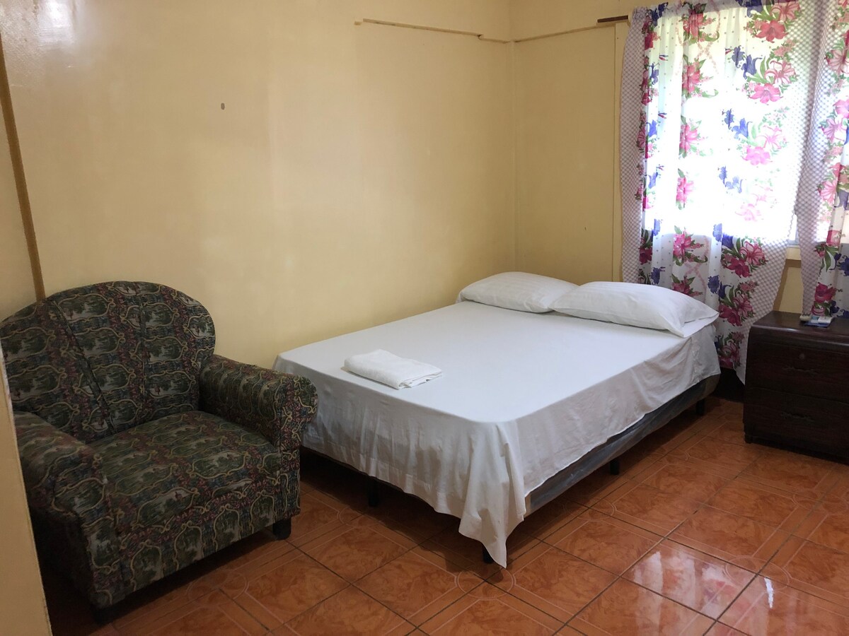Tropical Dreams Hostel - Room 4