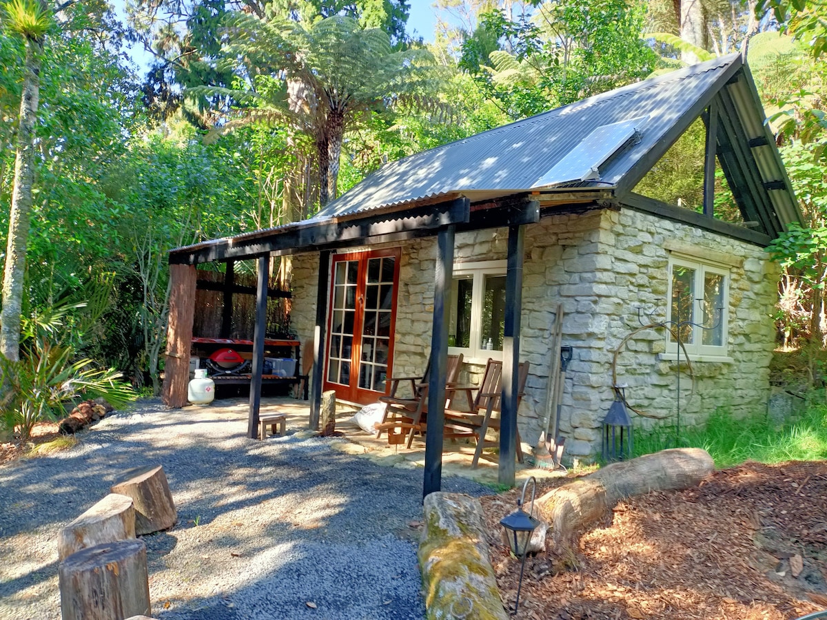 Stone Hut Off-the-Grid with outdoor bath