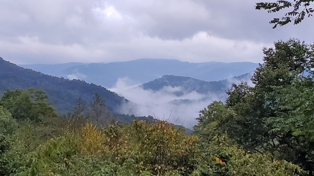 The View at Jerk Ridge - Snowshoe Escape