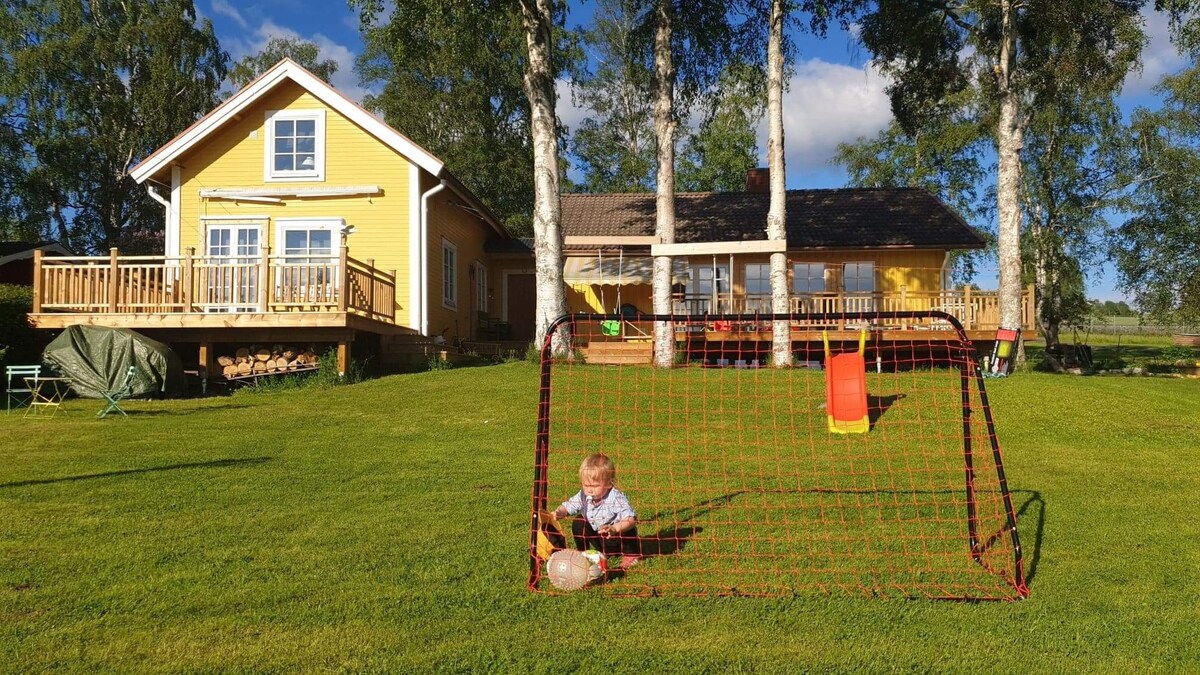 Villa med sjö- och fjällutsikt 10km från Östersund