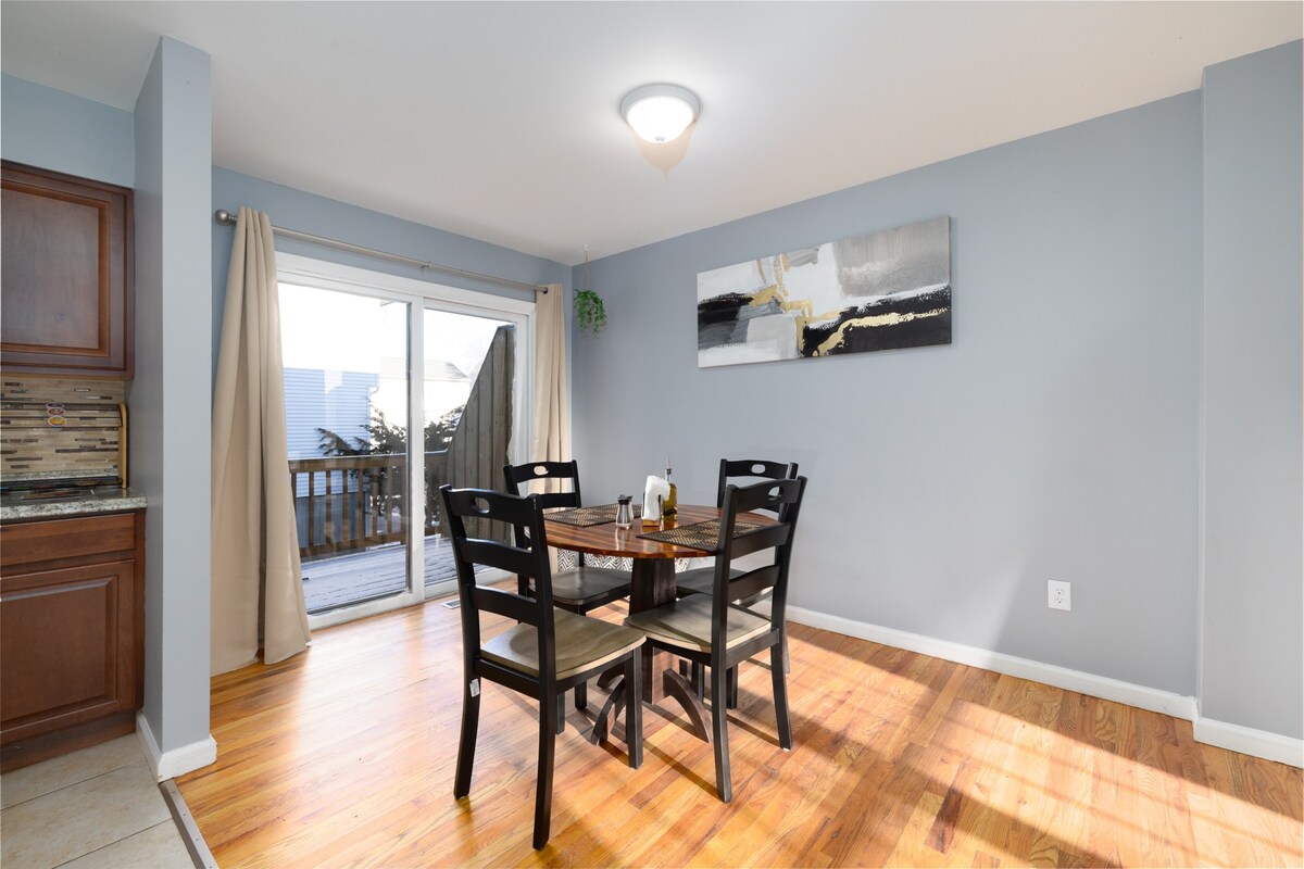 Cozy 2 Bd Condo With Yoga Room/Relaxing Amenities!