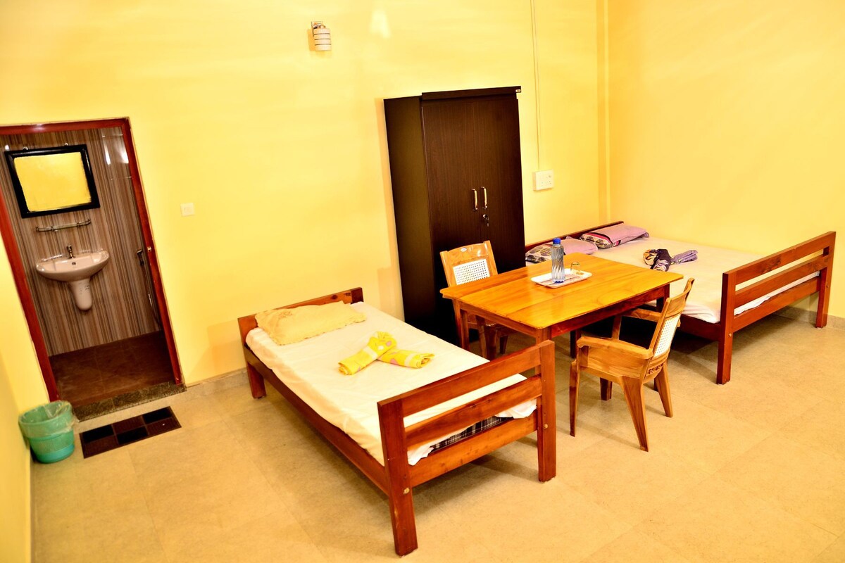 4 bedroom luxury apartment  near Chenganashery.