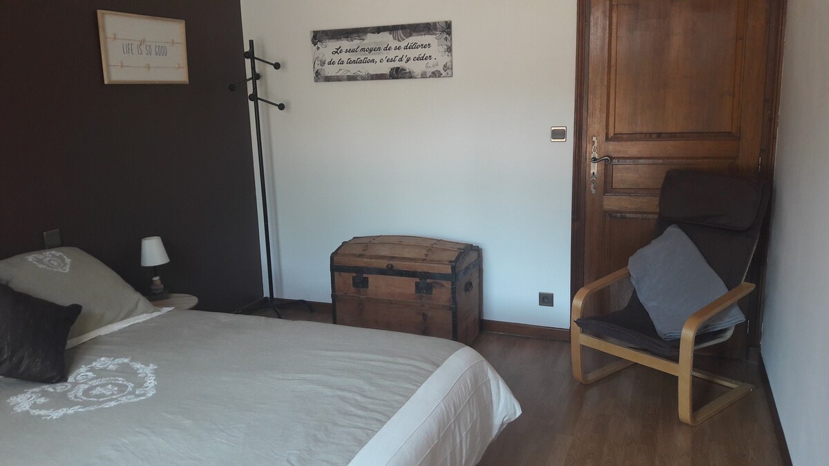 chambre cosy , salle de bain et  terrasse privées