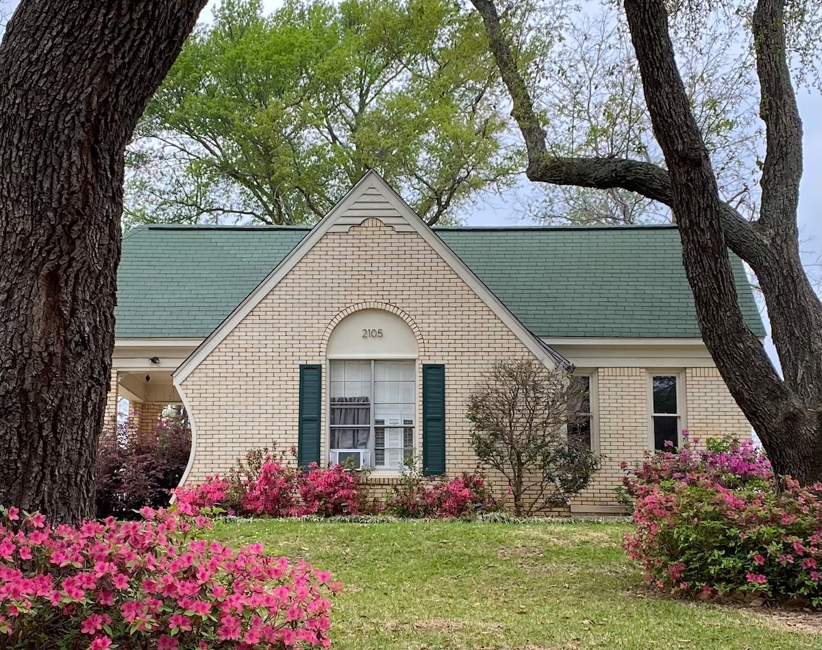 The Historic Wiley House in the Heart of Tyler