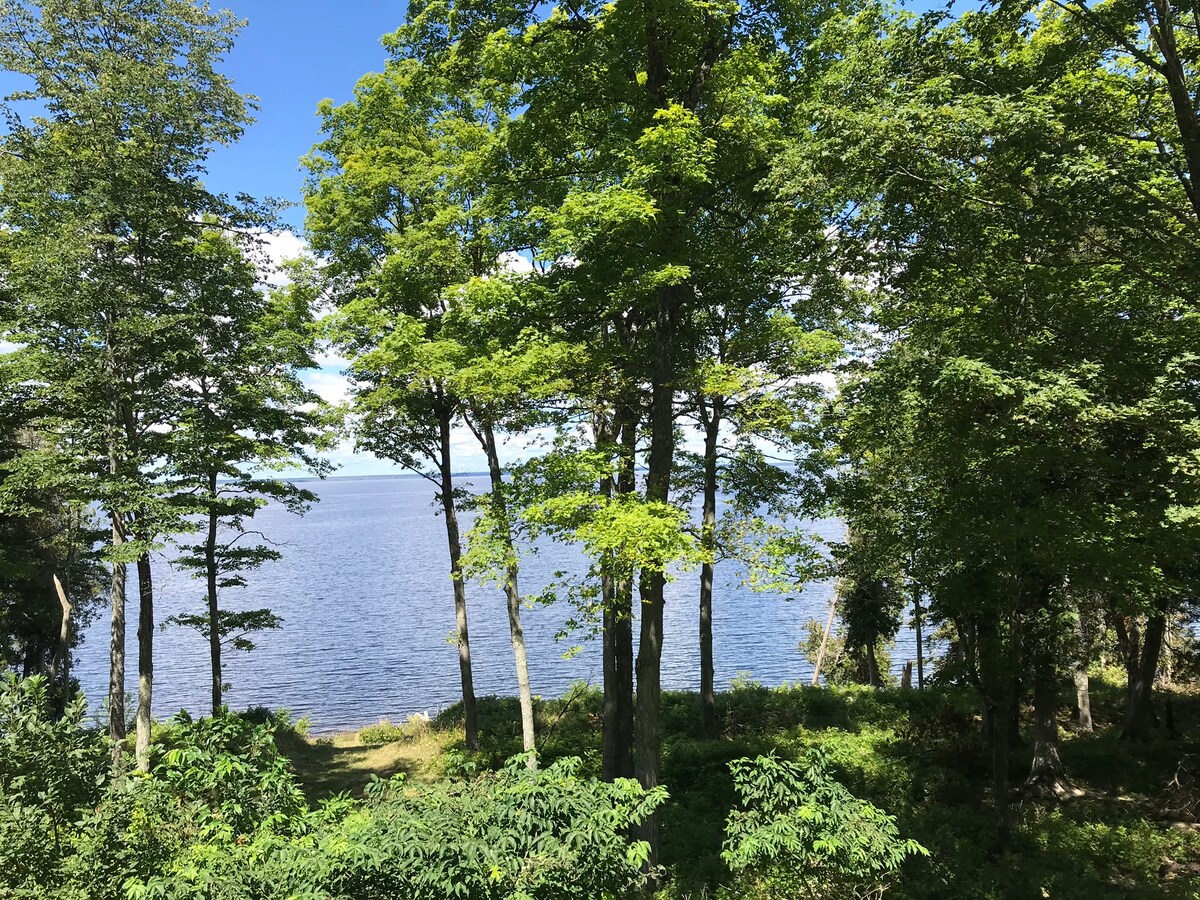 可欣赏美景的湖畔别墅！ 还有湖泊通道