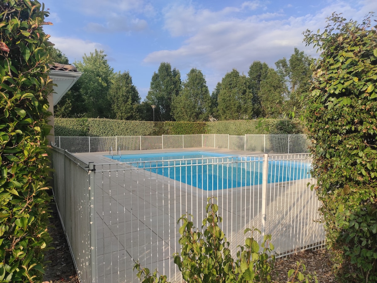 Villa avec accès piscine l'été