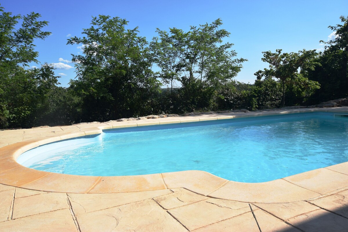 Spacious Villa in Joyeuse with Swimming Pool