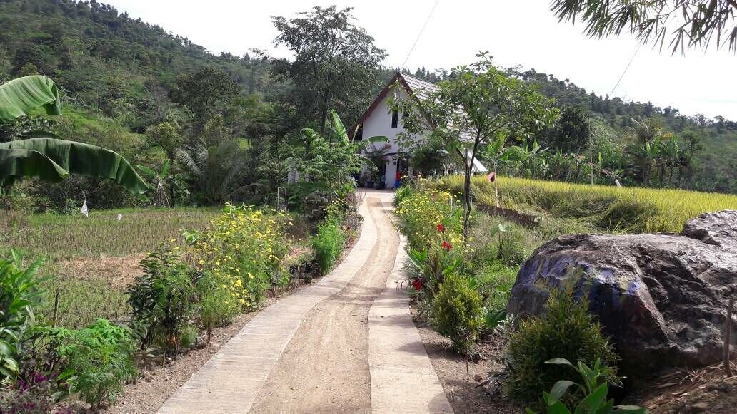 RiverSide Villa - Sawah Sentul House