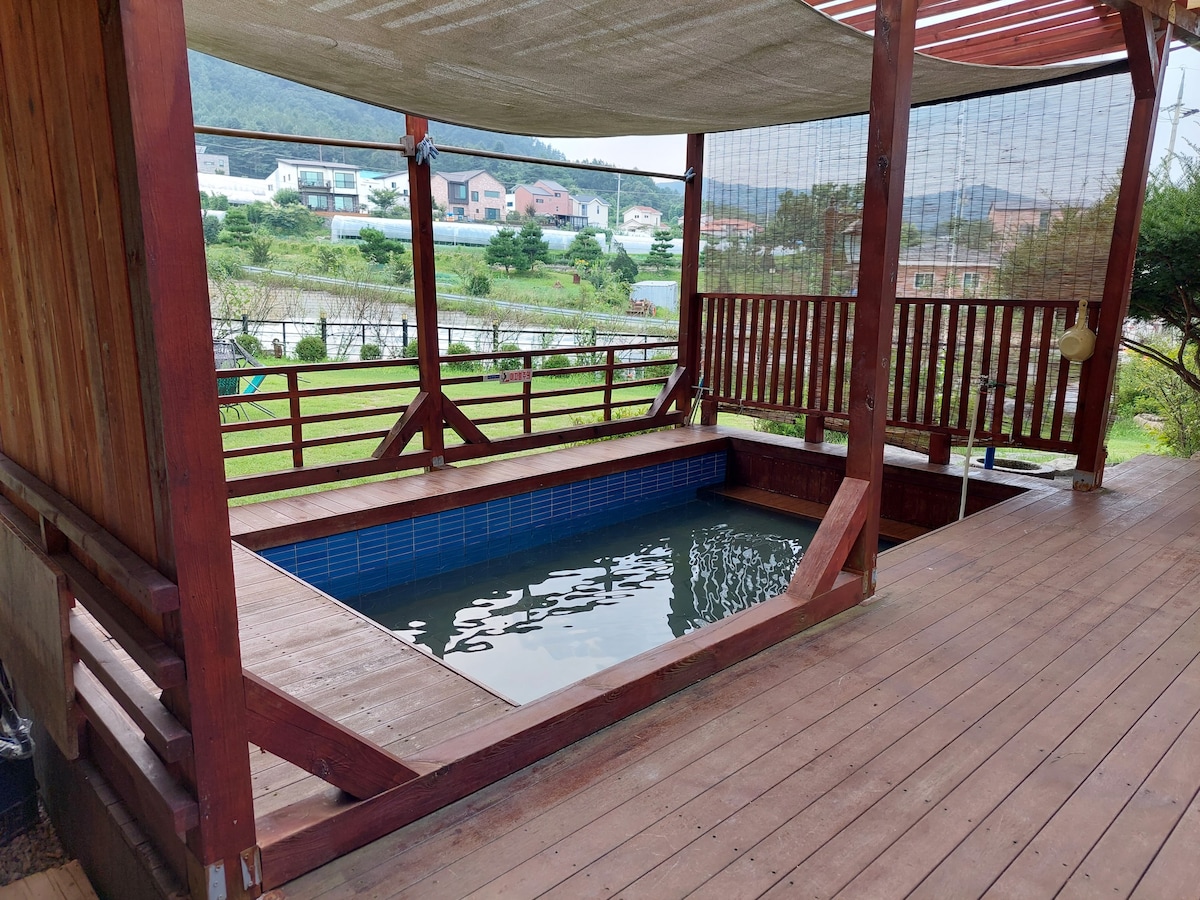 [Kimyujeong Station, Geumbyeongsan Foothills] Chuncheon Yujeong Pension Main Building （从Gyeongchun线的Kimyujeong站步行10分钟， Nami岛20分钟）