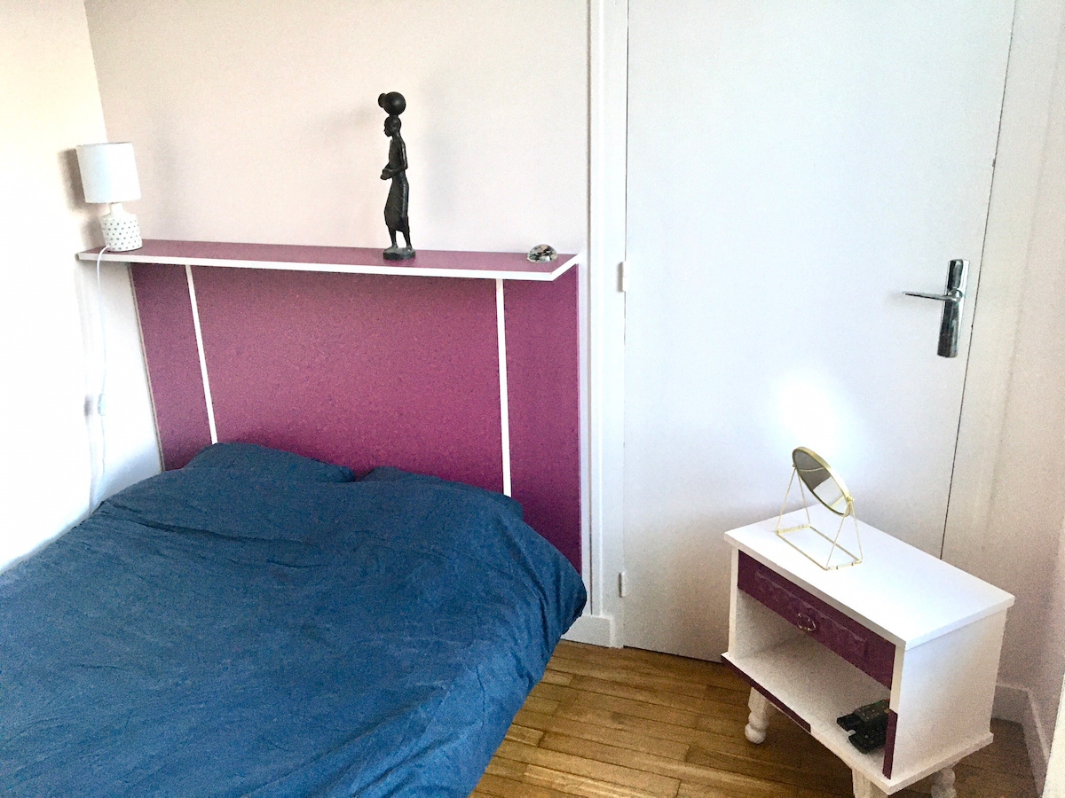 翻新的紫色小房间