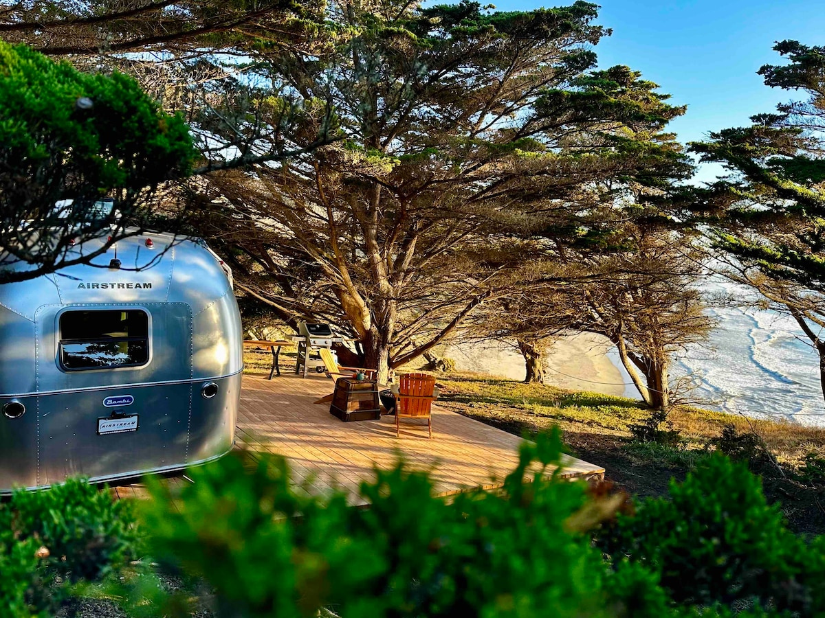 Beach Airstream (Bliss) - New Listing