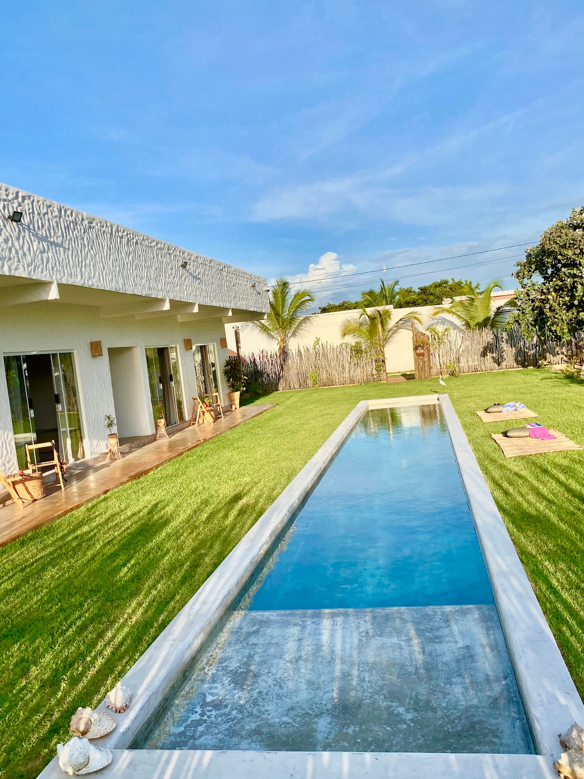 CASA GOSTOSO: Chalé completo com cozinha e sala.