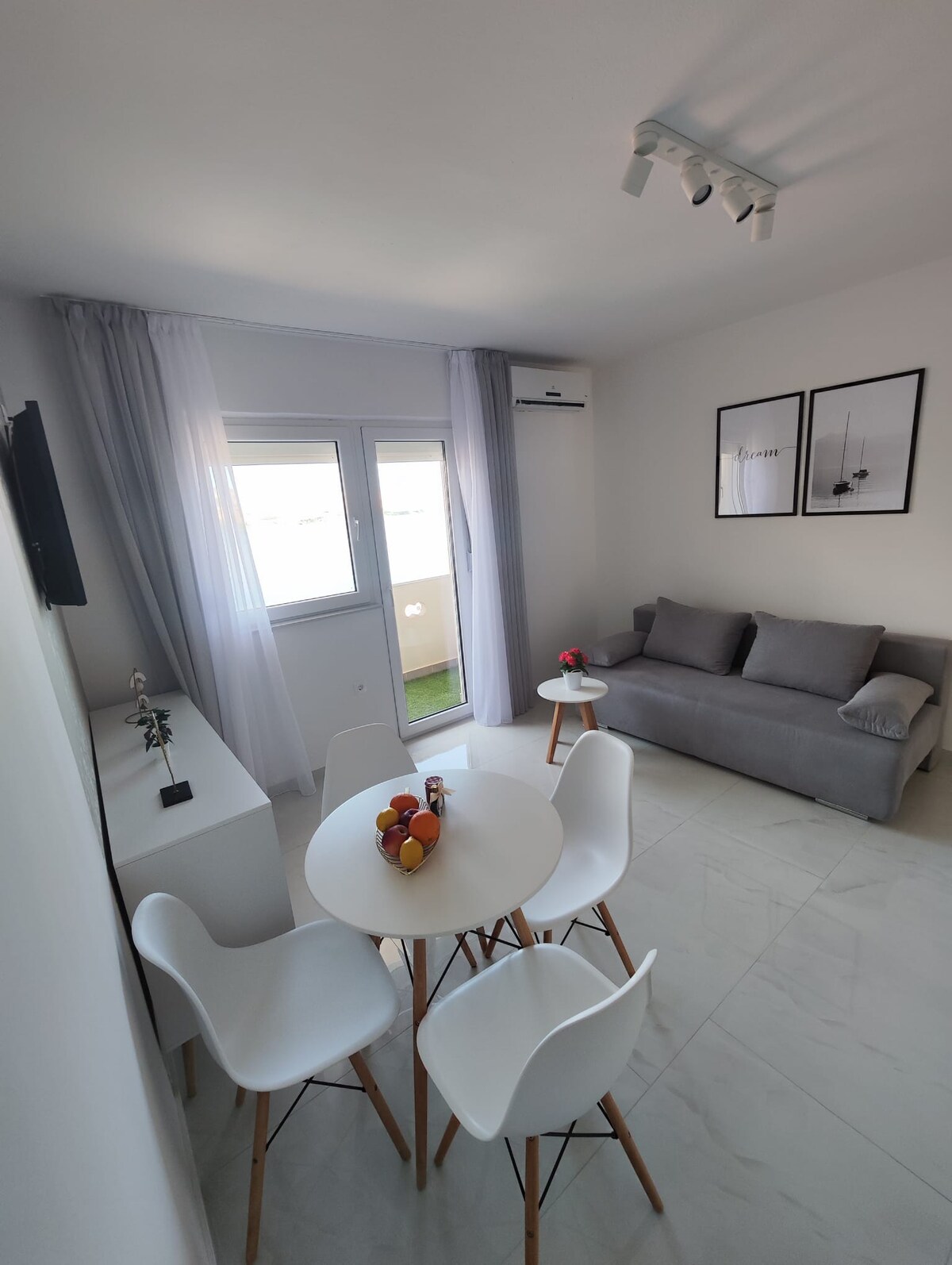 Apartment3 with amazing view, near Novalja