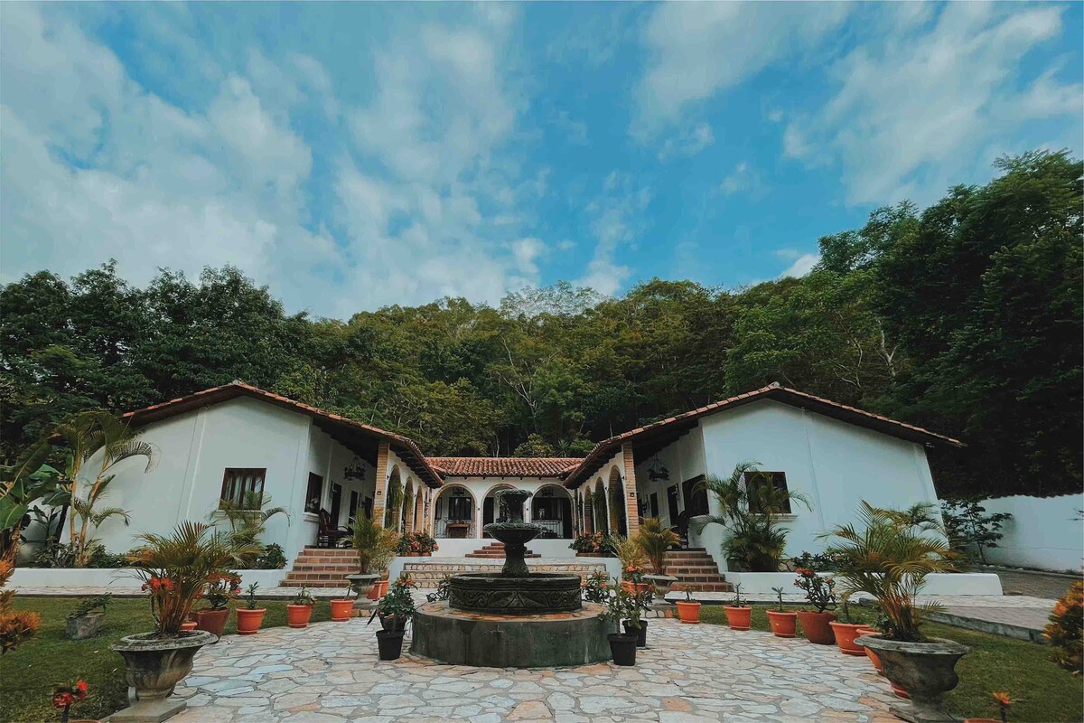 Hacienda La Esperanza住宿加早餐（ Munco ）