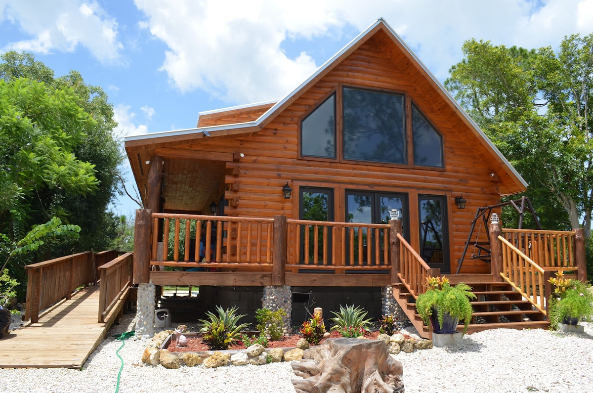 Country Charm Log Cabin