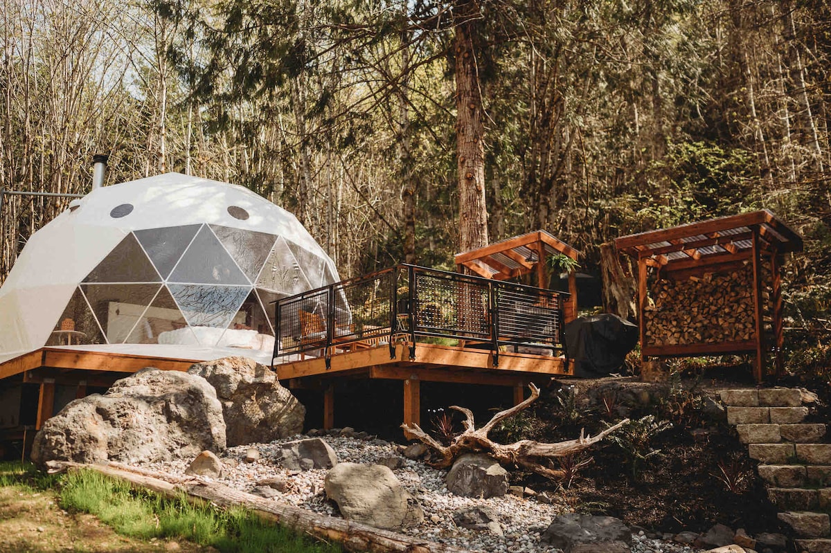 Happy Glampers Dome