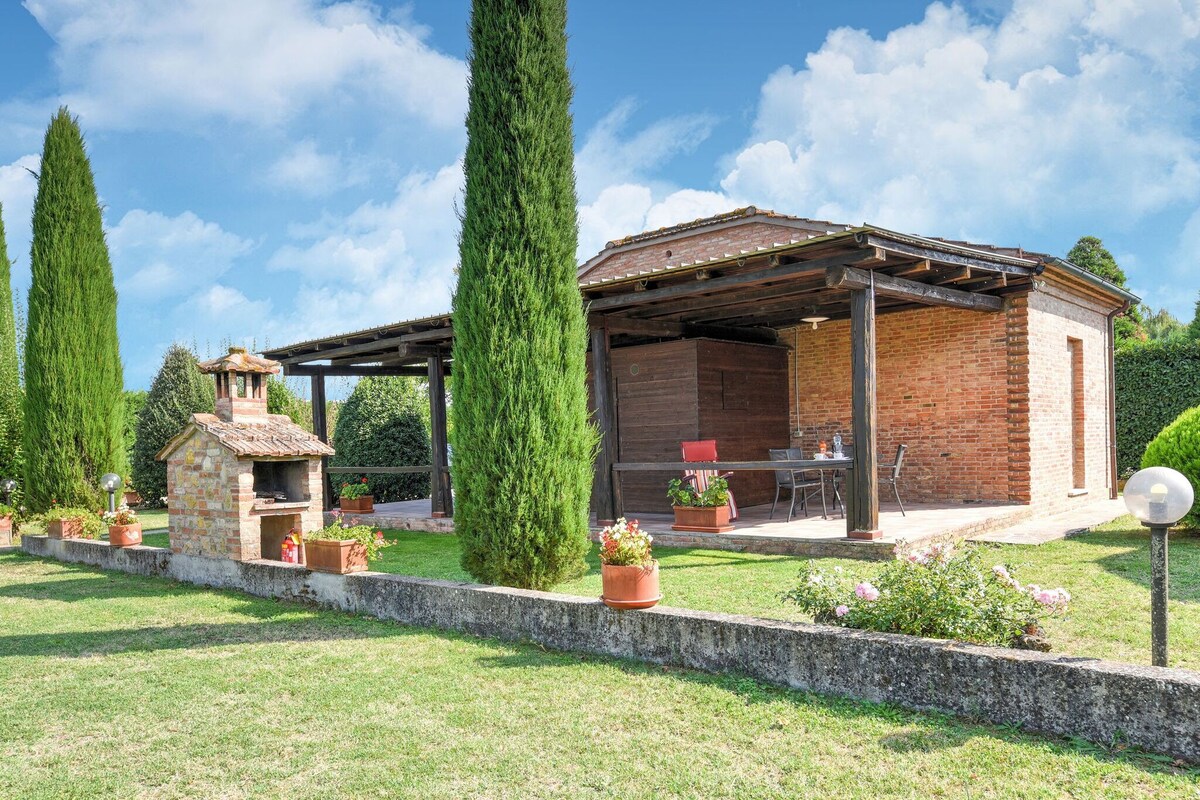 蒙特普恰诺（ Montepulciano ）的现代度假之家（带泳池）