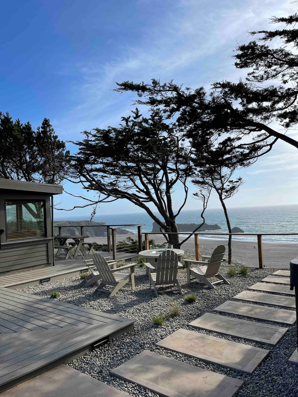 Ocean Front Paradise w Hot Tub&Fire Pit