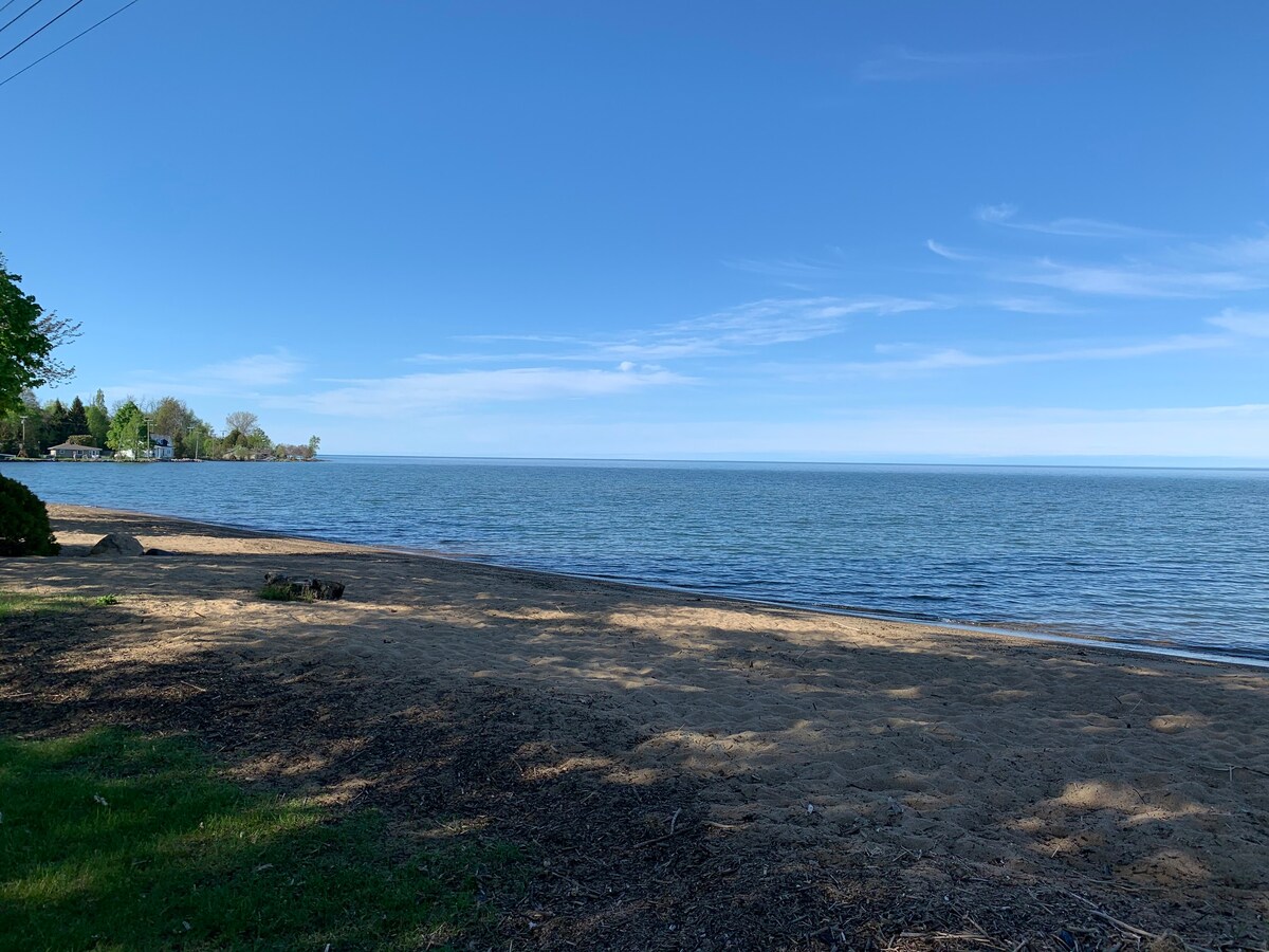 休伦湖（ Lake Huron ）上的可爱房源-刚刚开放2024年