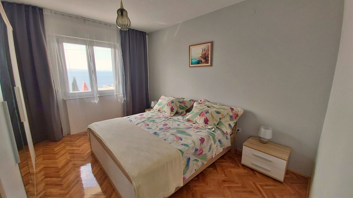 Three-bedroom apartment for up to 6 persons