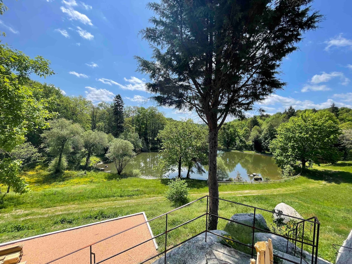 Domaine de 6 hectares avec 2 étangs que pour vous