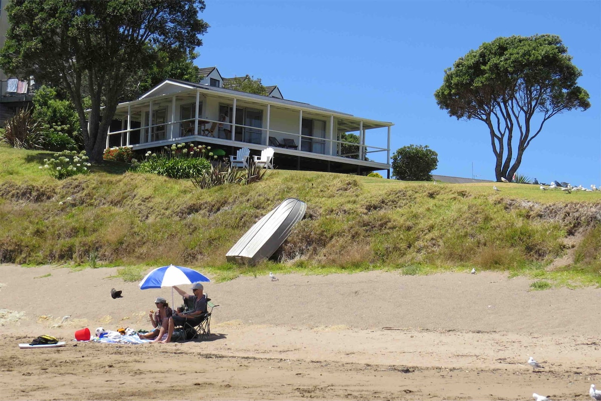 Beachfront Escape - Tapeka Bach