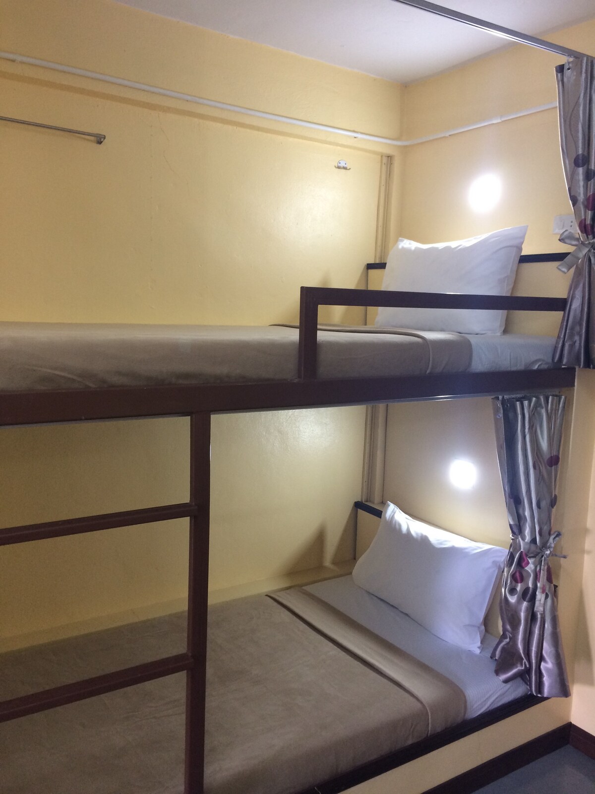 Sleep Well Hostel-Bunk Bed in Mixed Dormitory Room
