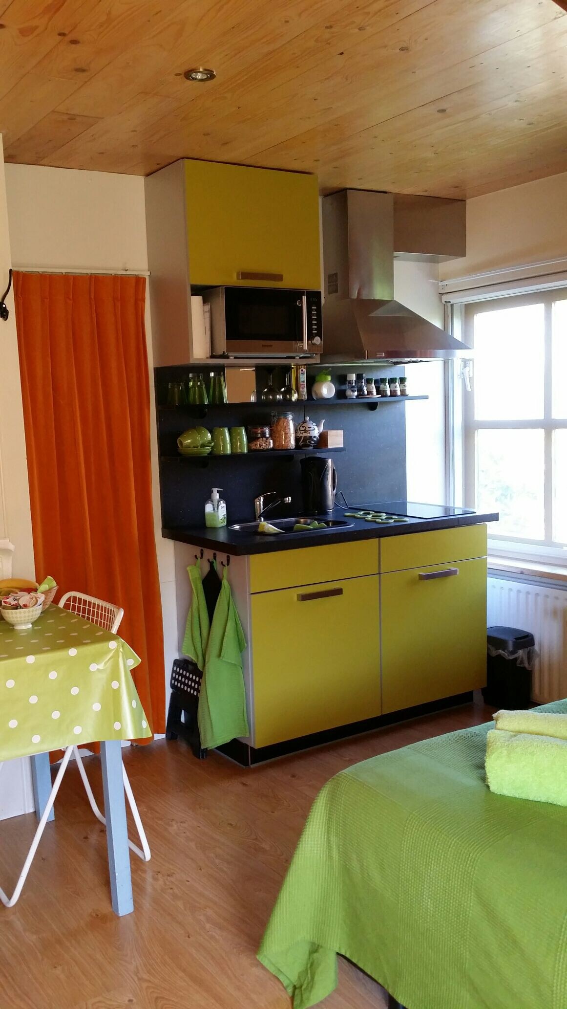 房间很舒适，带厨房，位于IJsselmeer