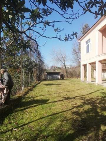 Village House.
 with fireplace and big yard