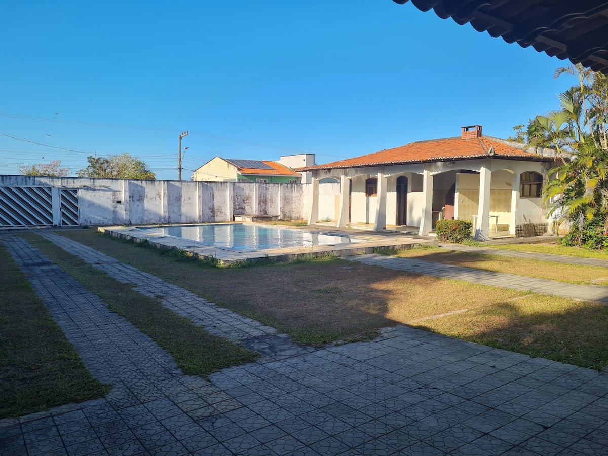 Casa na praia com piscina