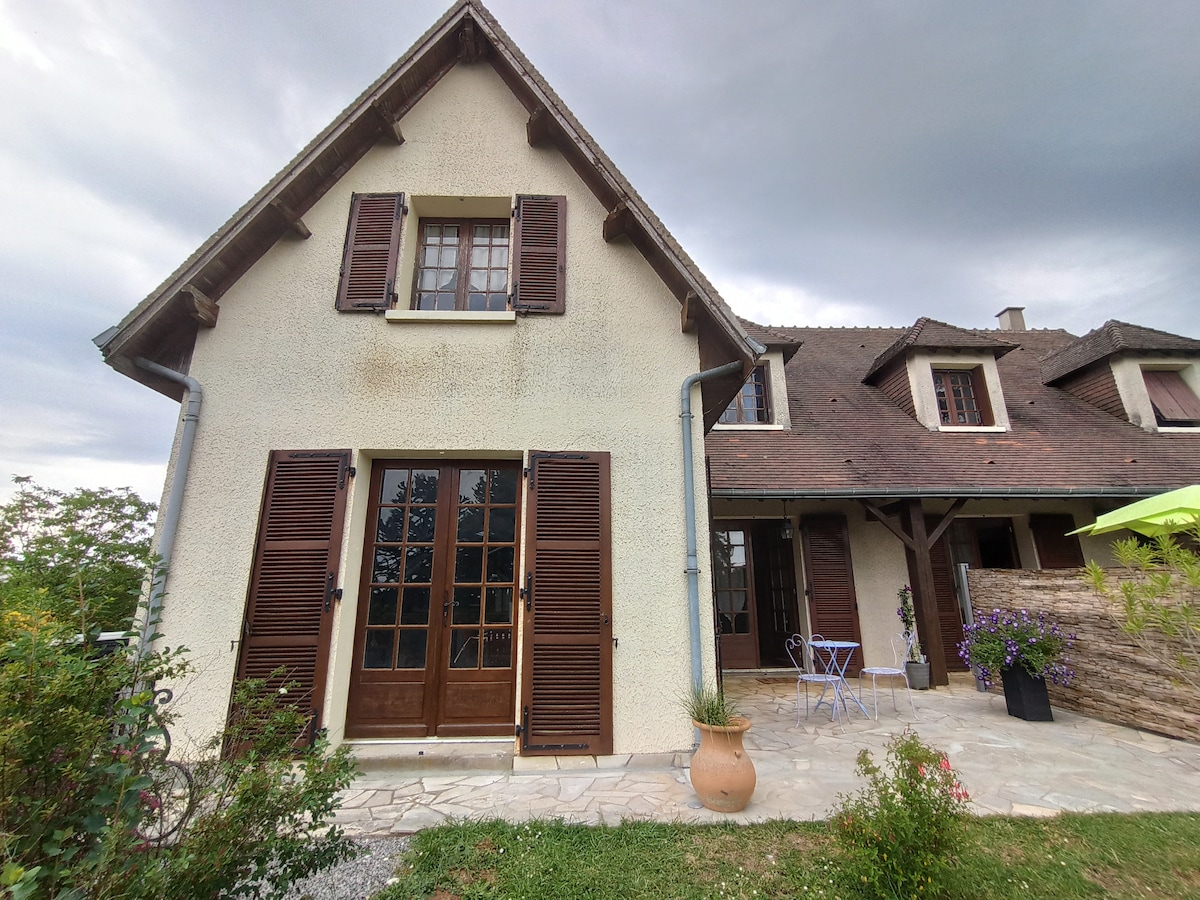 Appartement indépendant dans maison Berrichone