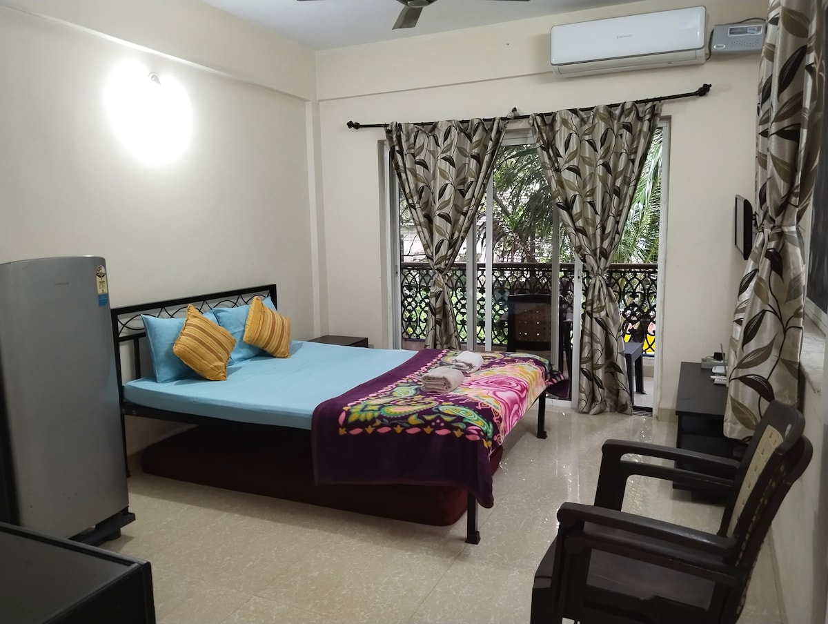 studio w kitchen 100mbps candolim homestay Airbnb2