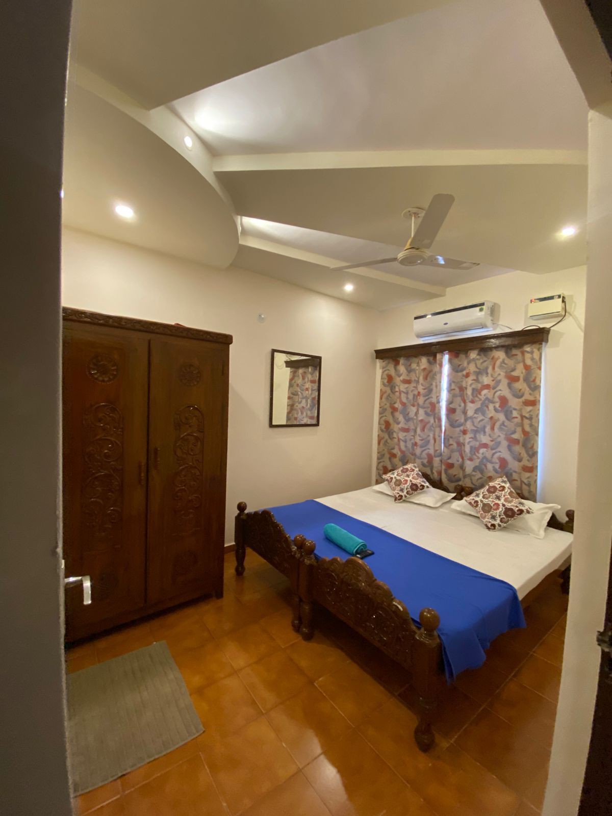 Cozy 2BHK apartment by the beach