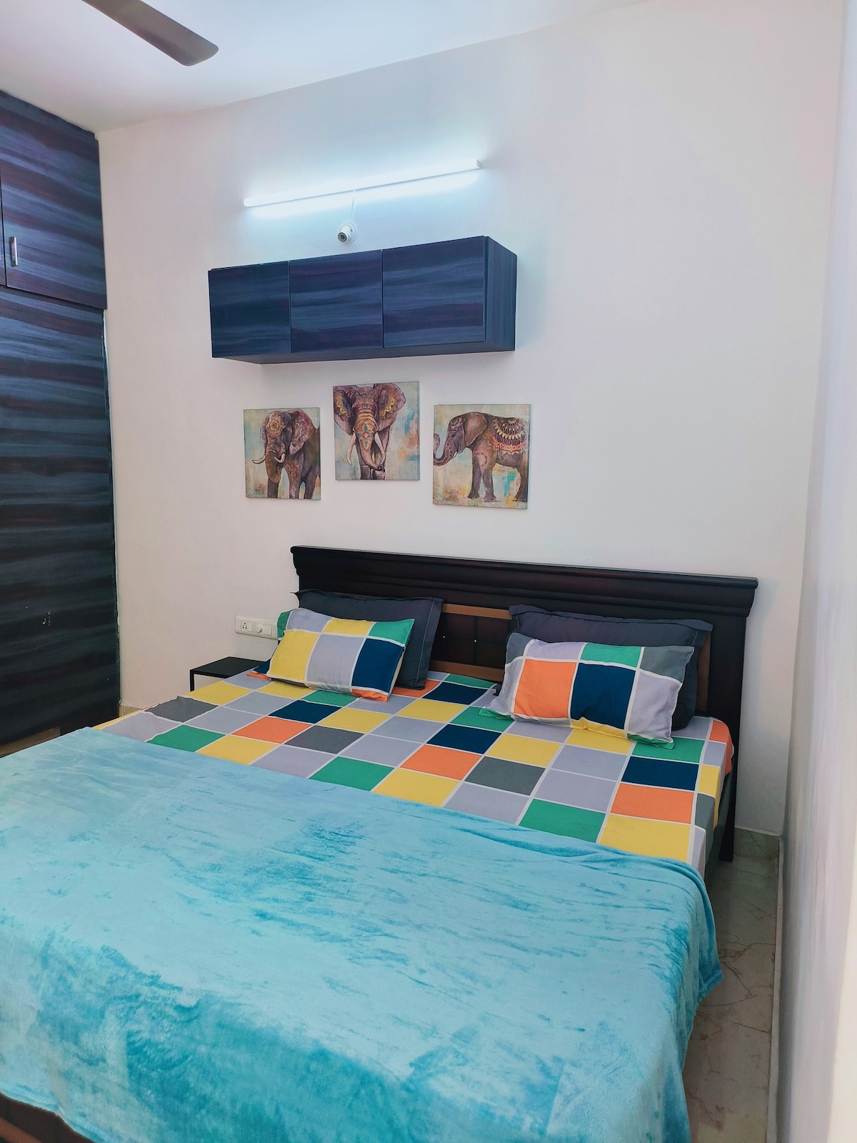 Couple Friendly Private AC room in a 3BHK@ Kokapet