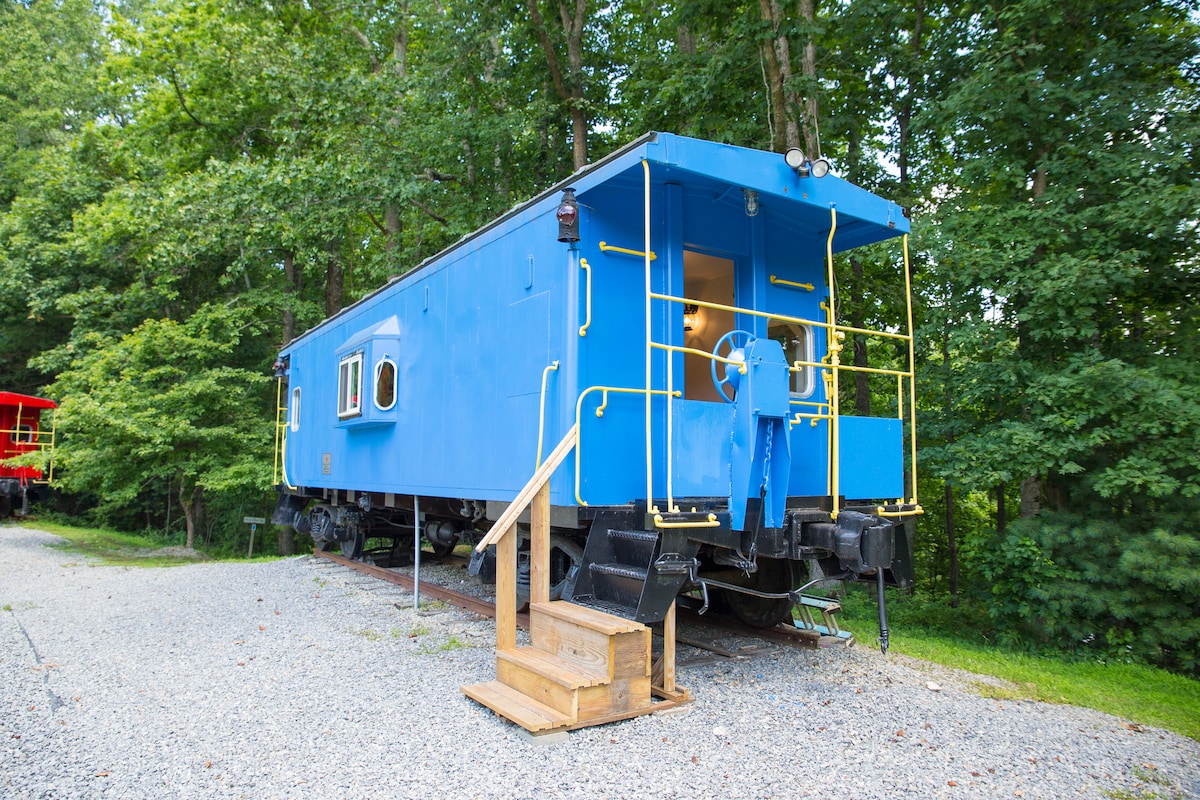 Apple Ridge Farm Caboose - # 2