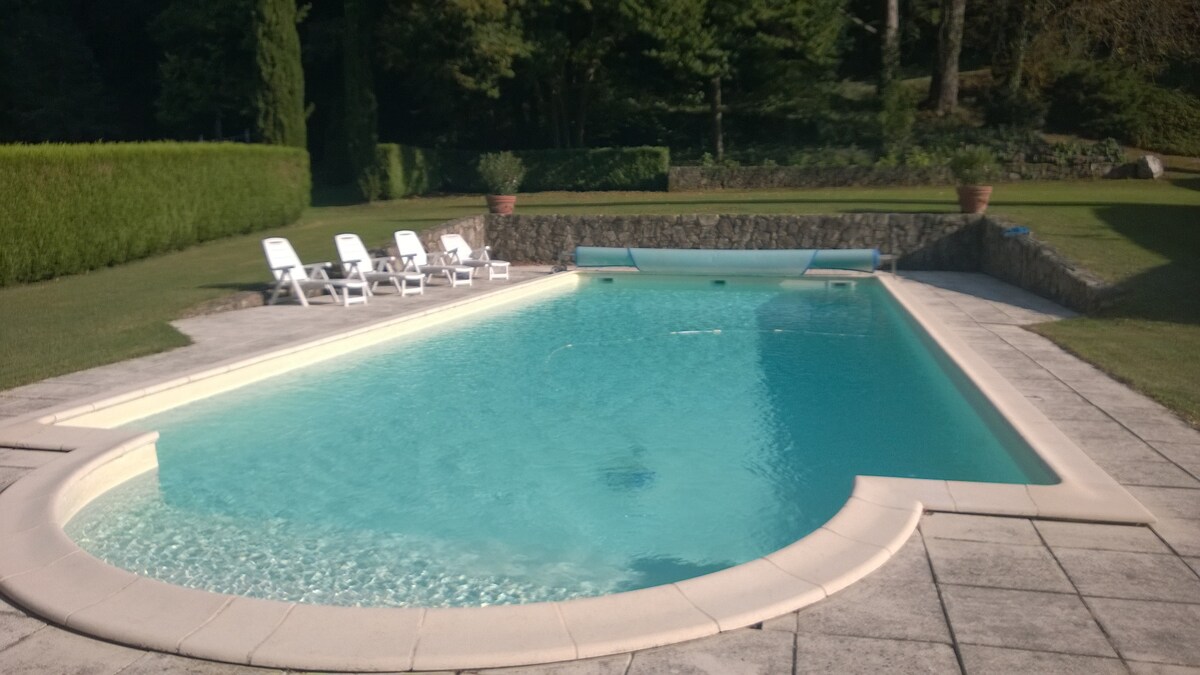 Manoir 1807 Ardèche avec piscine privée de 16 M