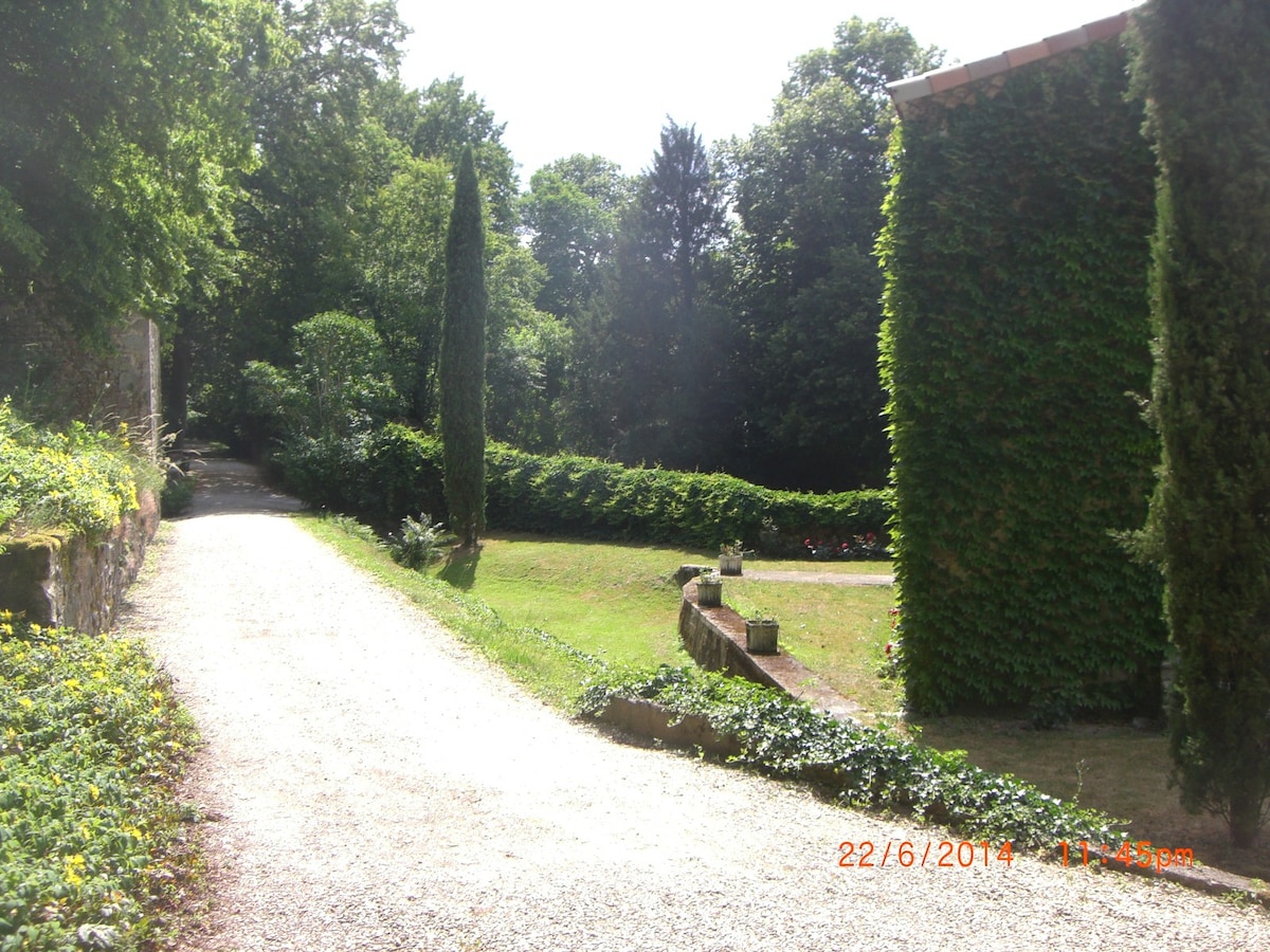 Manoir 1807 Ardèche avec piscine privée de 16 M