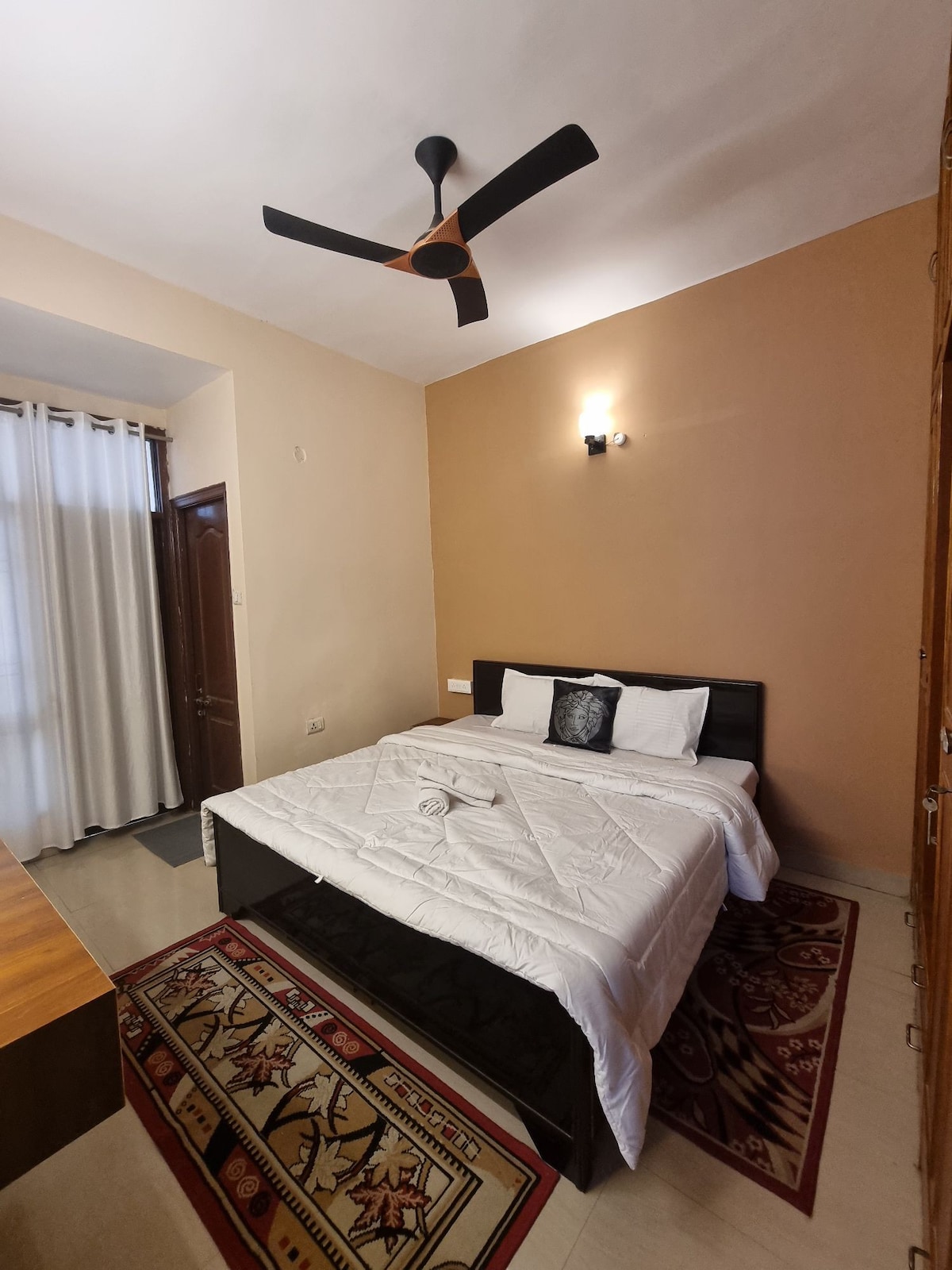 4. Ideal Luxury Homestay A.C. (2BHK)