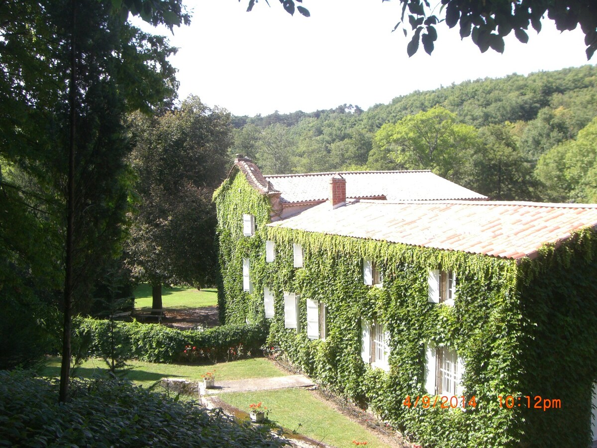 Manoir 1807 Ardèche avec piscine privée de 16 M