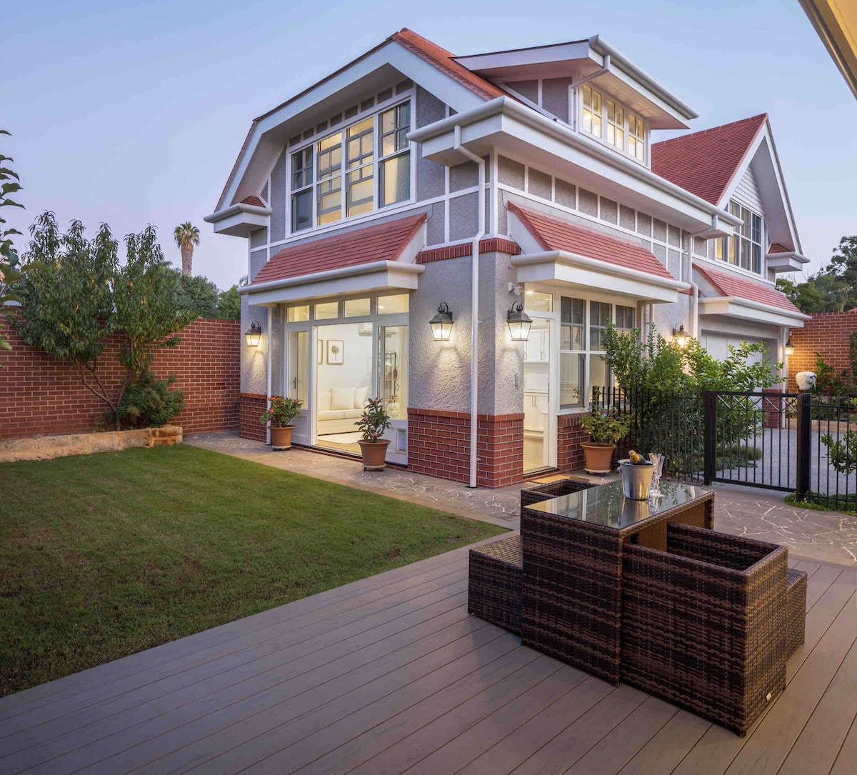 Gables on the Park - Luxury Retreat in Mt Lawley