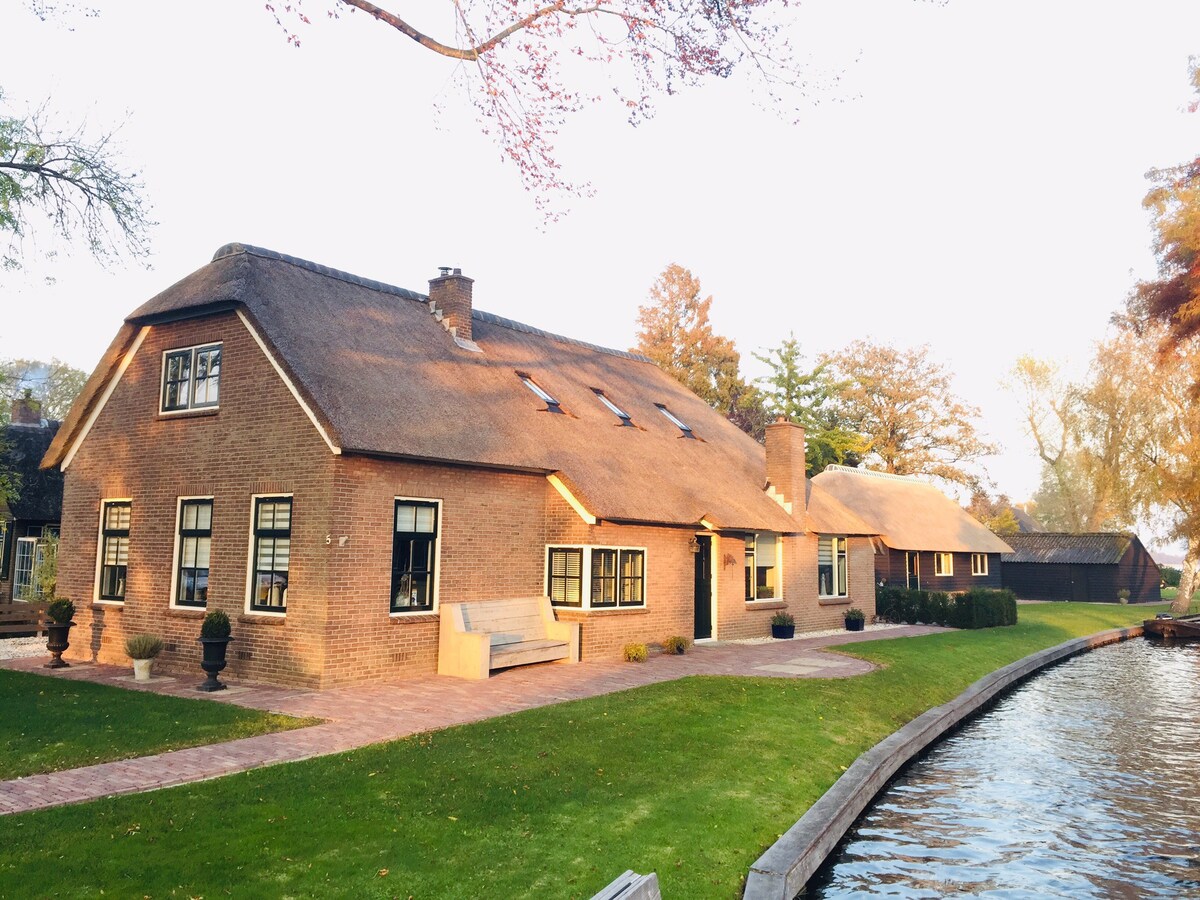 Gieters Mooist ； Giethoorn最美丽的地方。