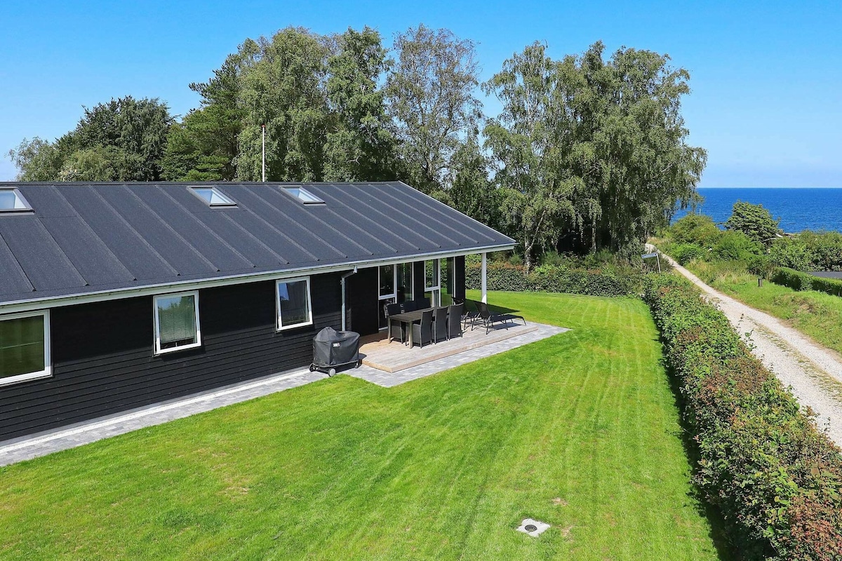 16 person holiday home in allingåbro