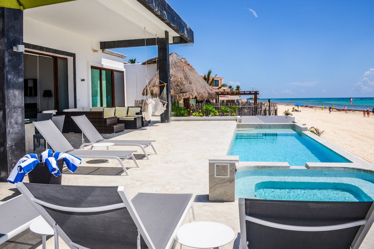 Villa Gise （ Beachfront Playacar Fase 1 ）